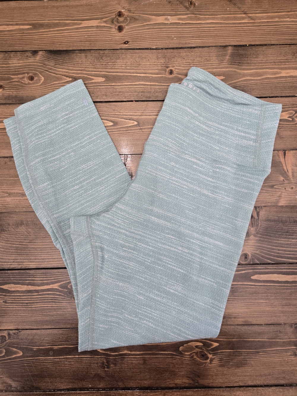 Womens NOBULL High Waisted Green Cropped Athletic Leggings Size Medium